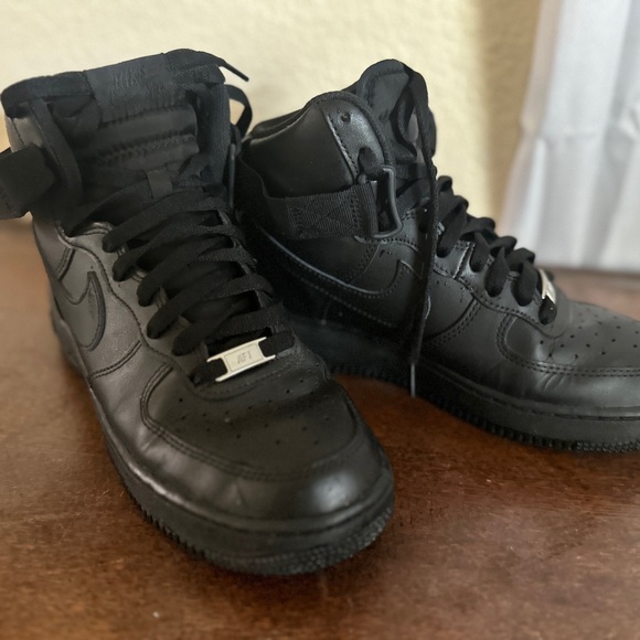 Nike AF1 Air Force One High Top Sneakers - Black - Picture 3 of 8